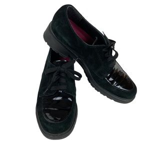 Munro Black Suede & Patent Leather Lace Up Oxford Shoe